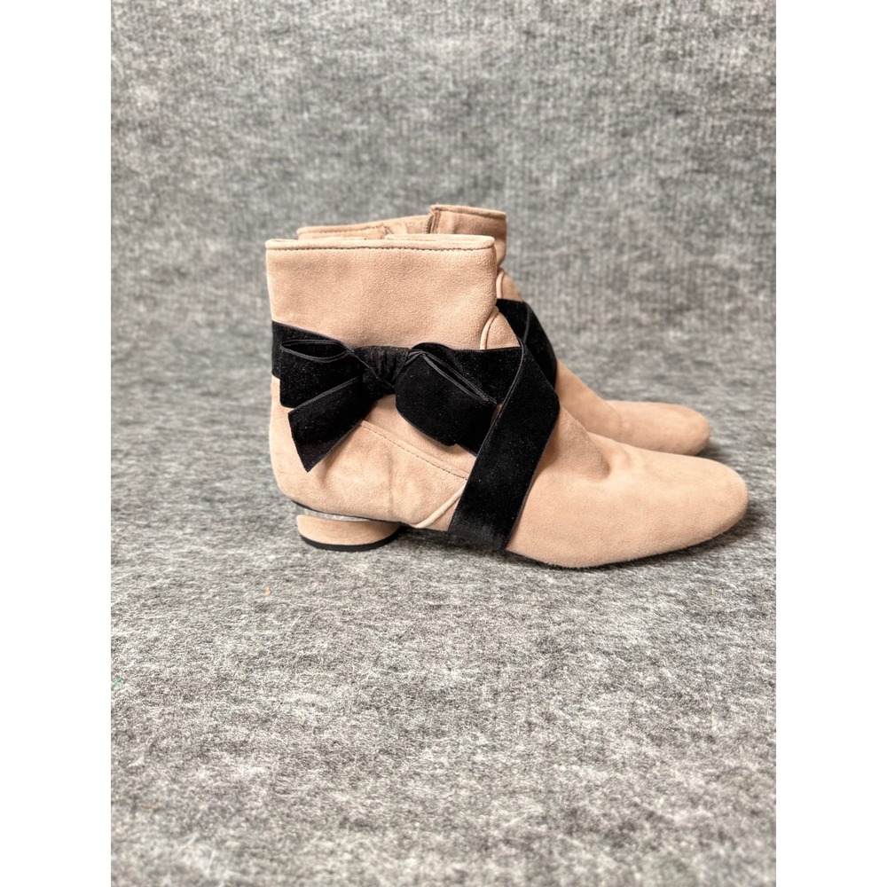 Karl Lagerfeld Paris Finleee Tan Suede Velvet Bow Ankle Boots Metallic Heel 8.5M